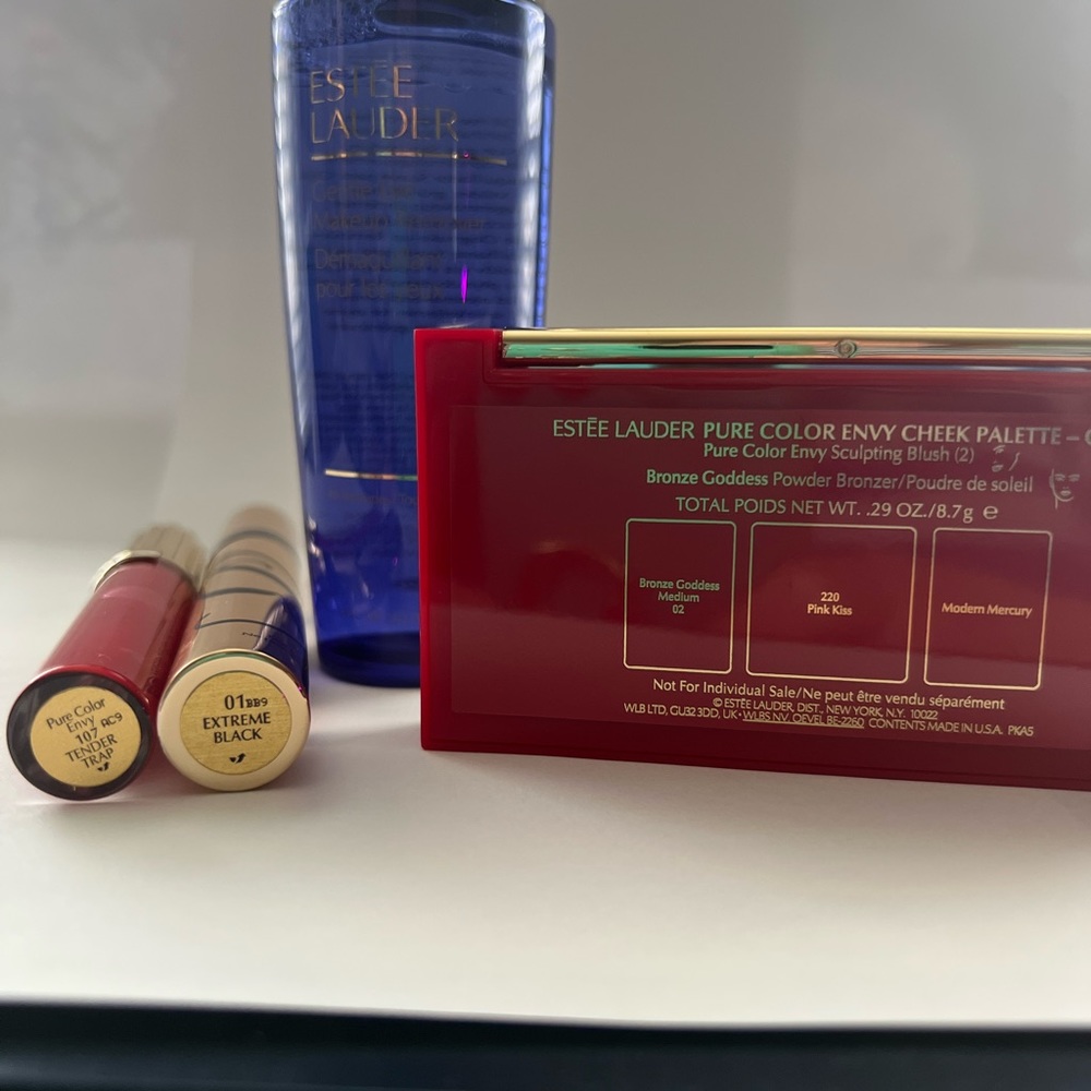 Estée Lauder makeup set - Picture 7 of 7